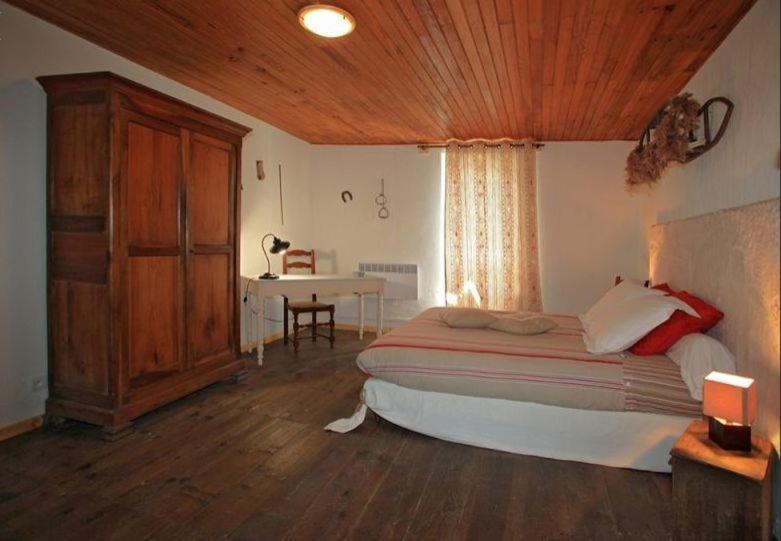Le Gite Des Faucons Экстерьер фото