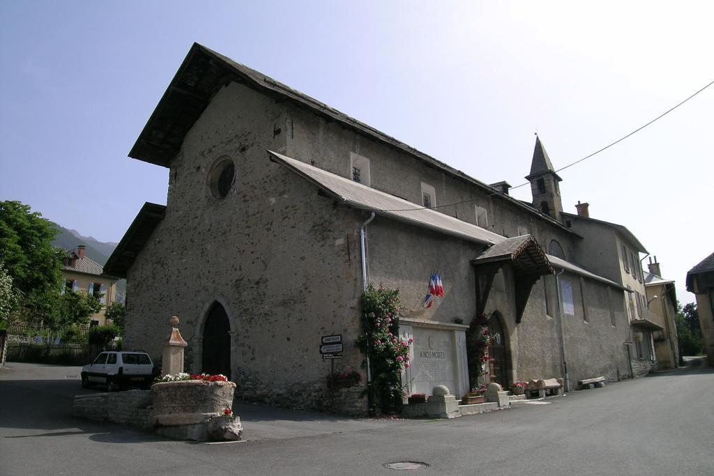 Le Gite Des Faucons Экстерьер фото